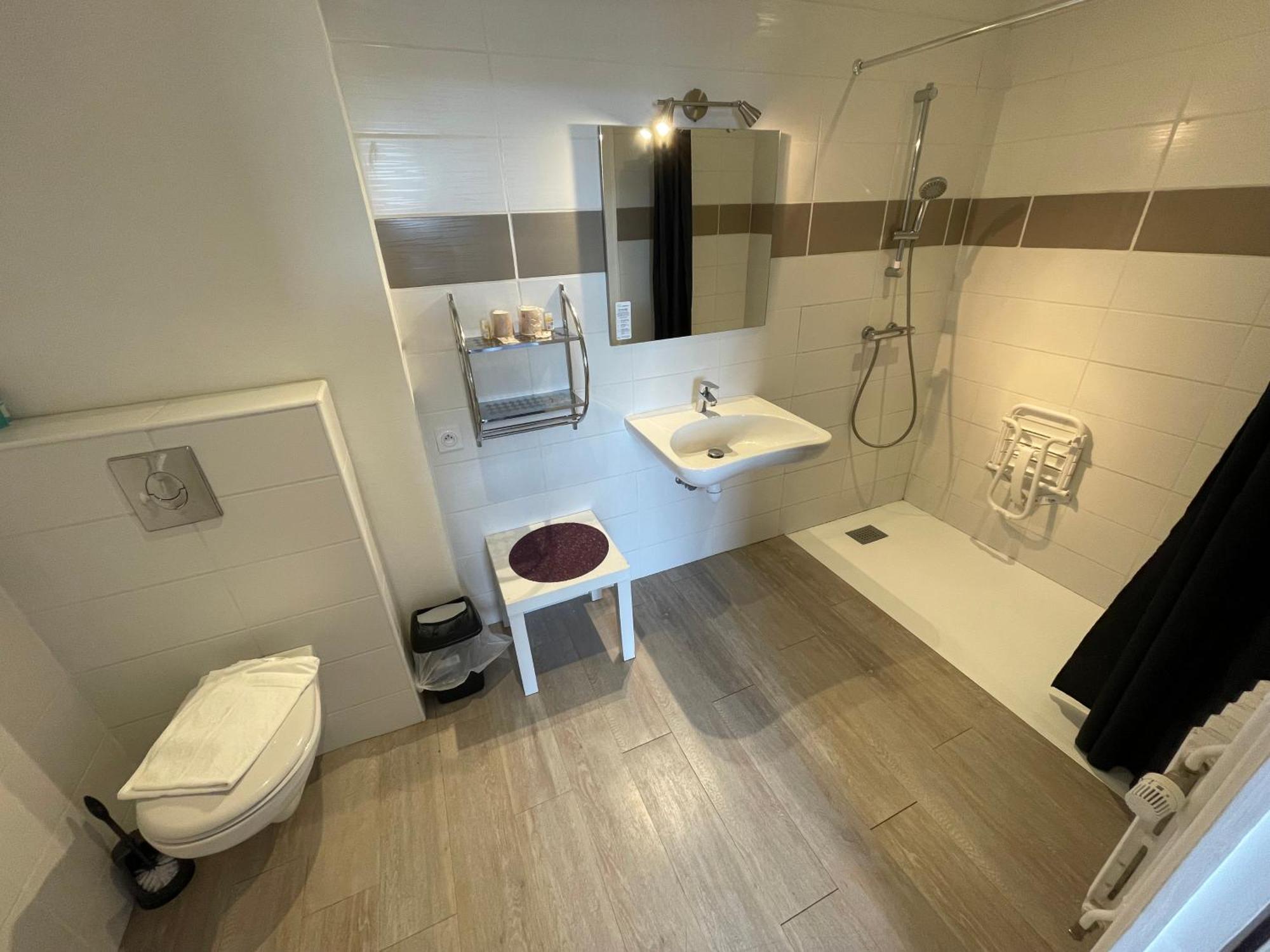 Le Relax Hotell Aurillac Eksteriør bilde