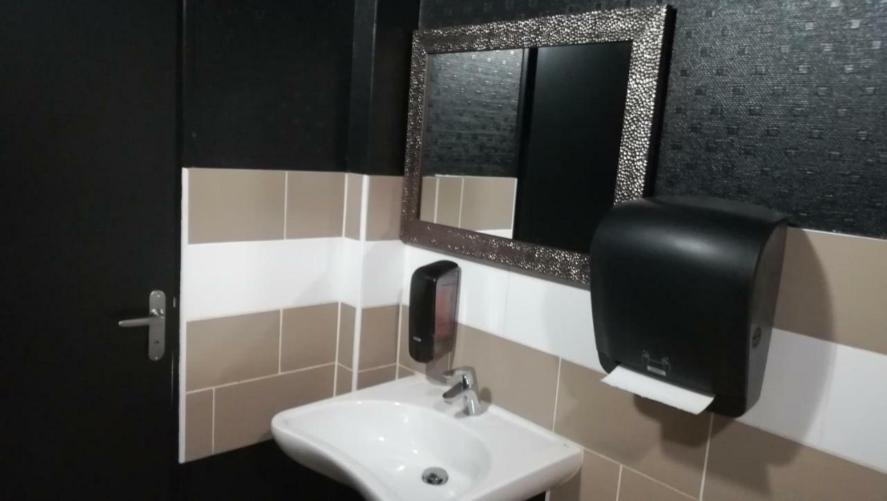 Le Relax Hotell Aurillac Eksteriør bilde